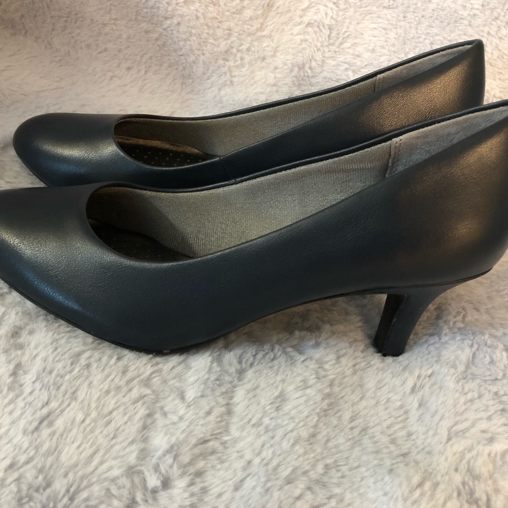 Pumps pointed closed toe slip